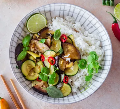 Stir-fry z bakłażanem i cukinią