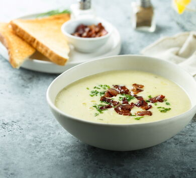 Cremesuppe mit Zwiebeln