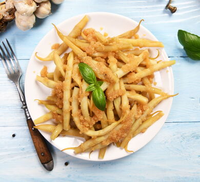 String beans with breadcrumbs