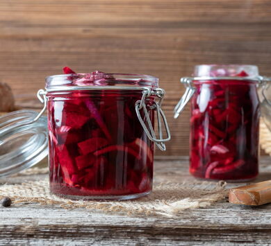 Simple spicy pickled beets
