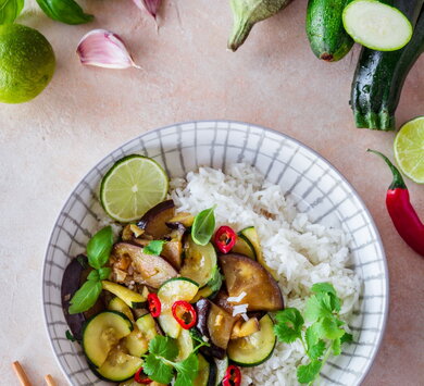 Stir-fry con berenjena y calabacín