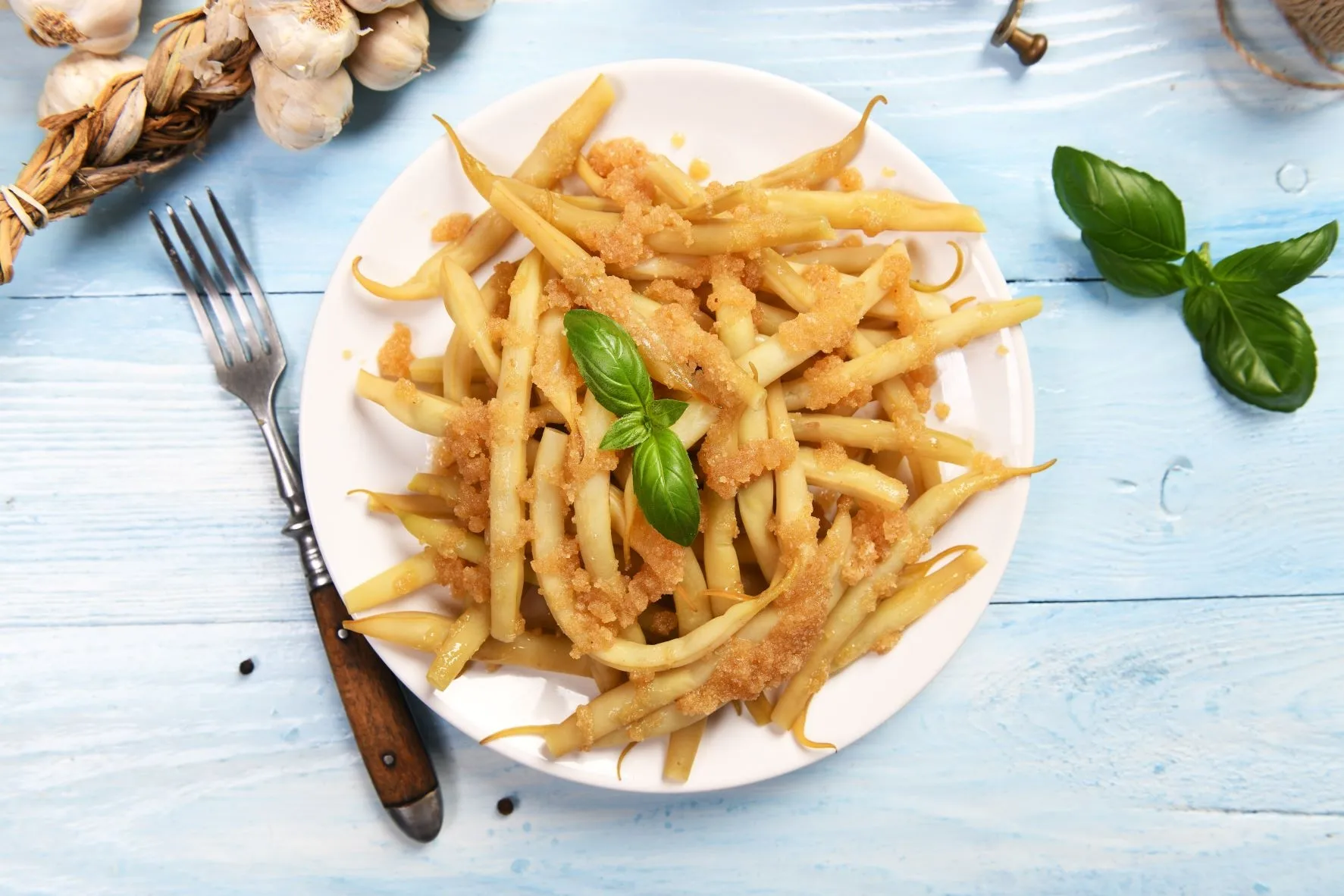 String beans with breadcrumbs