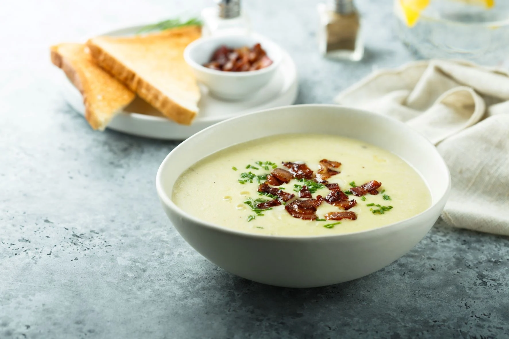 Cremesuppe mit Zwiebeln