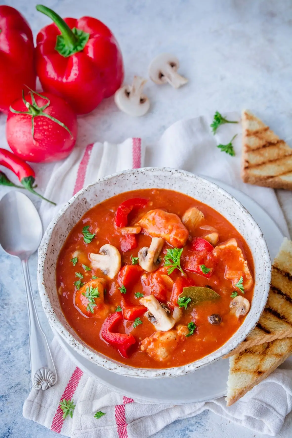 Poultry stew with mushrooms