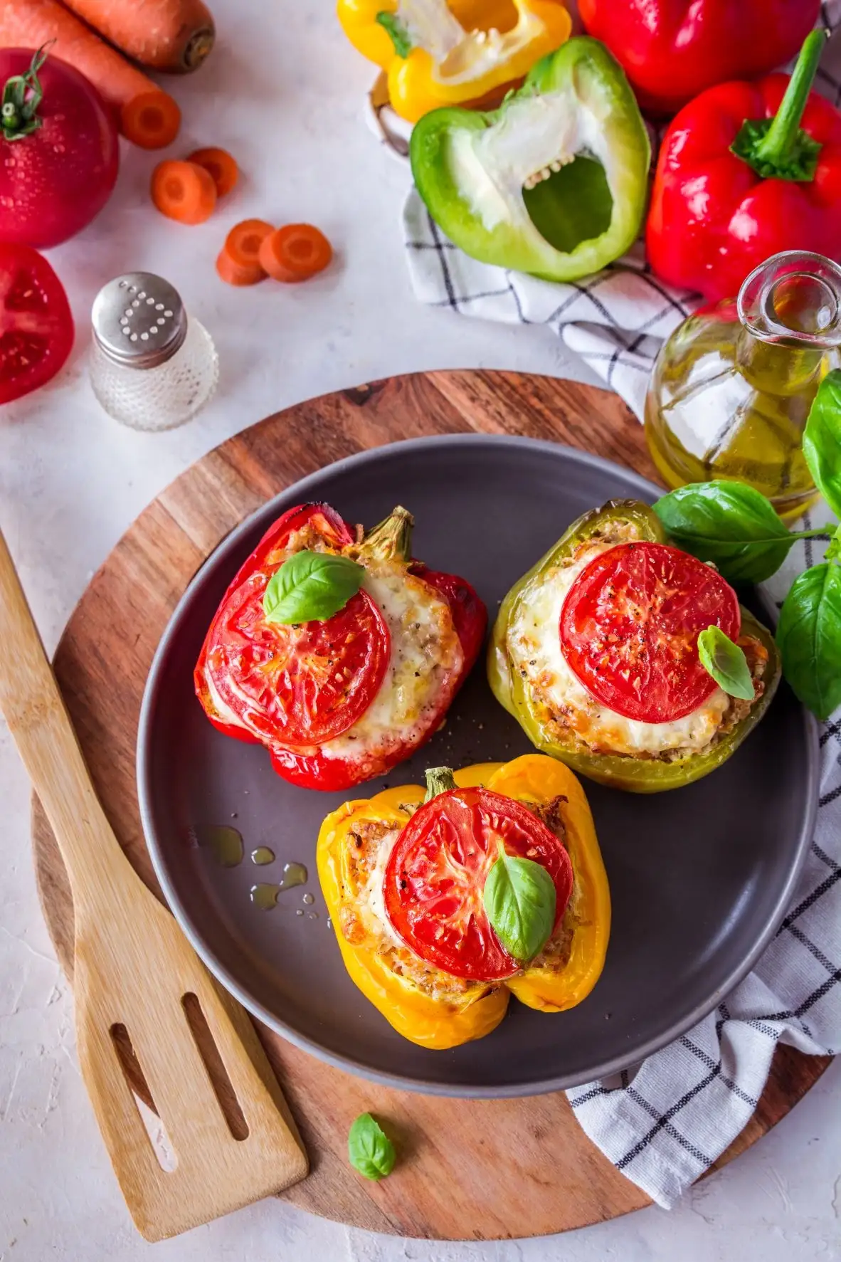 Colourful bell peppers stuffed with spelt groats